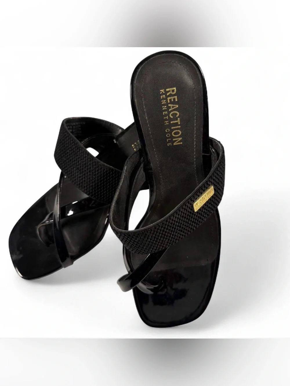 Reaction Kenneth Cole Black Wedge Thong Sandals size: 7.5